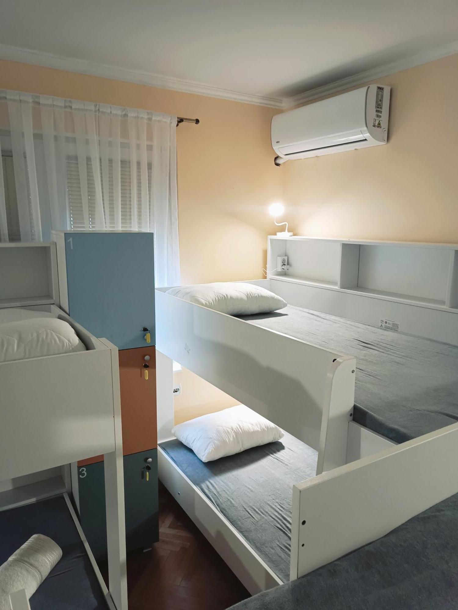 Hostel Central Skopje Ngoại thất bức ảnh