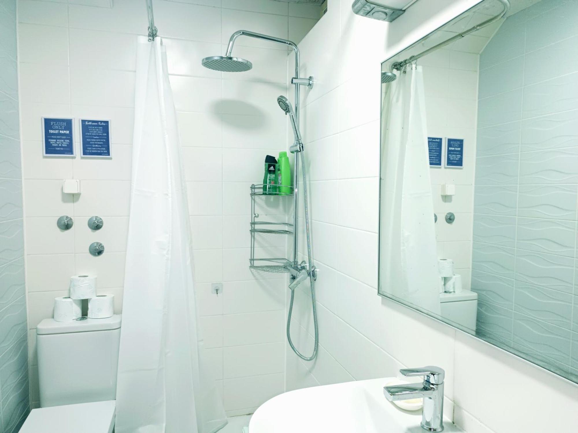 Hostel Central Skopje Ngoại thất bức ảnh