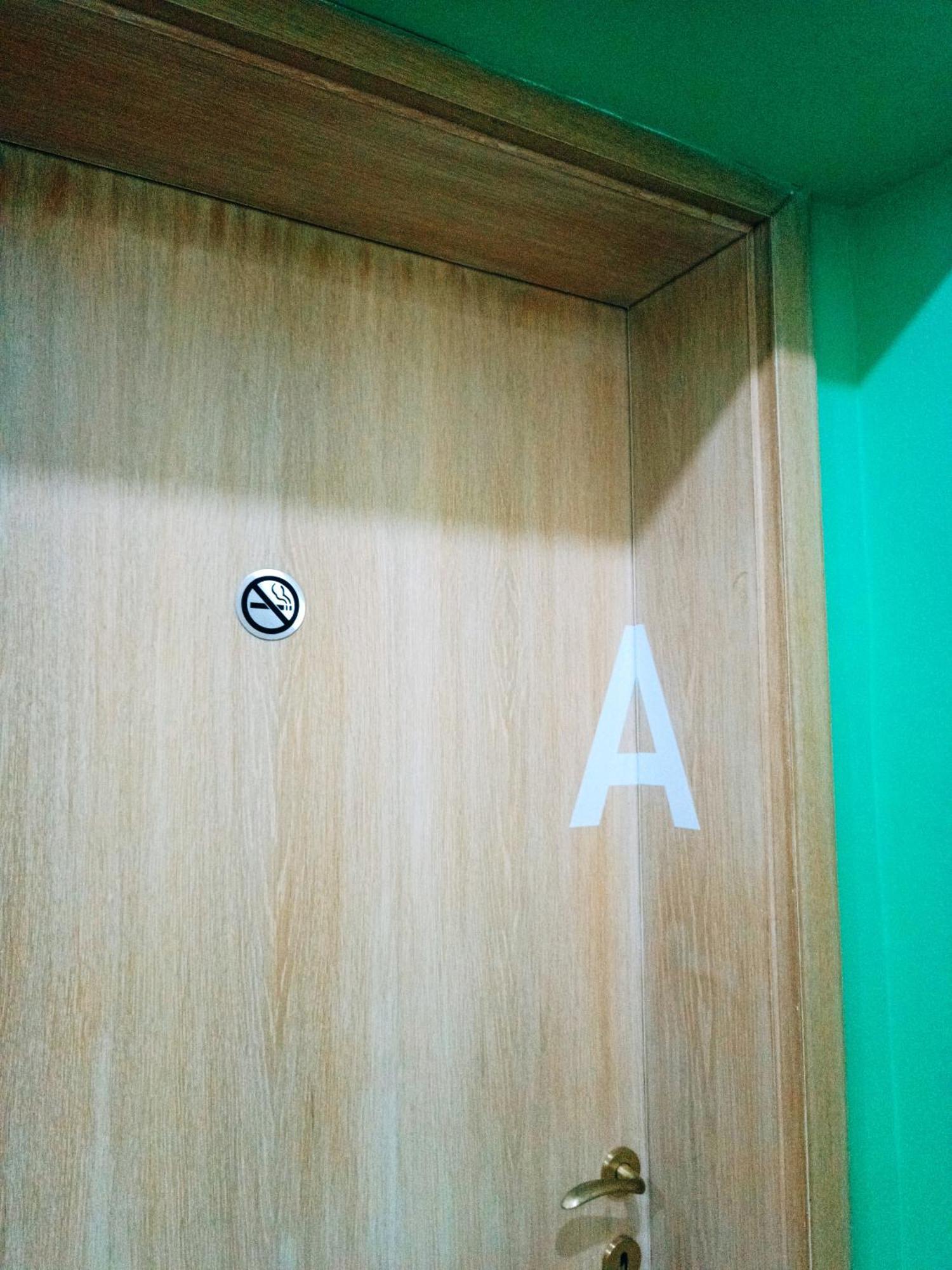 Hostel Central Skopje Ngoại thất bức ảnh