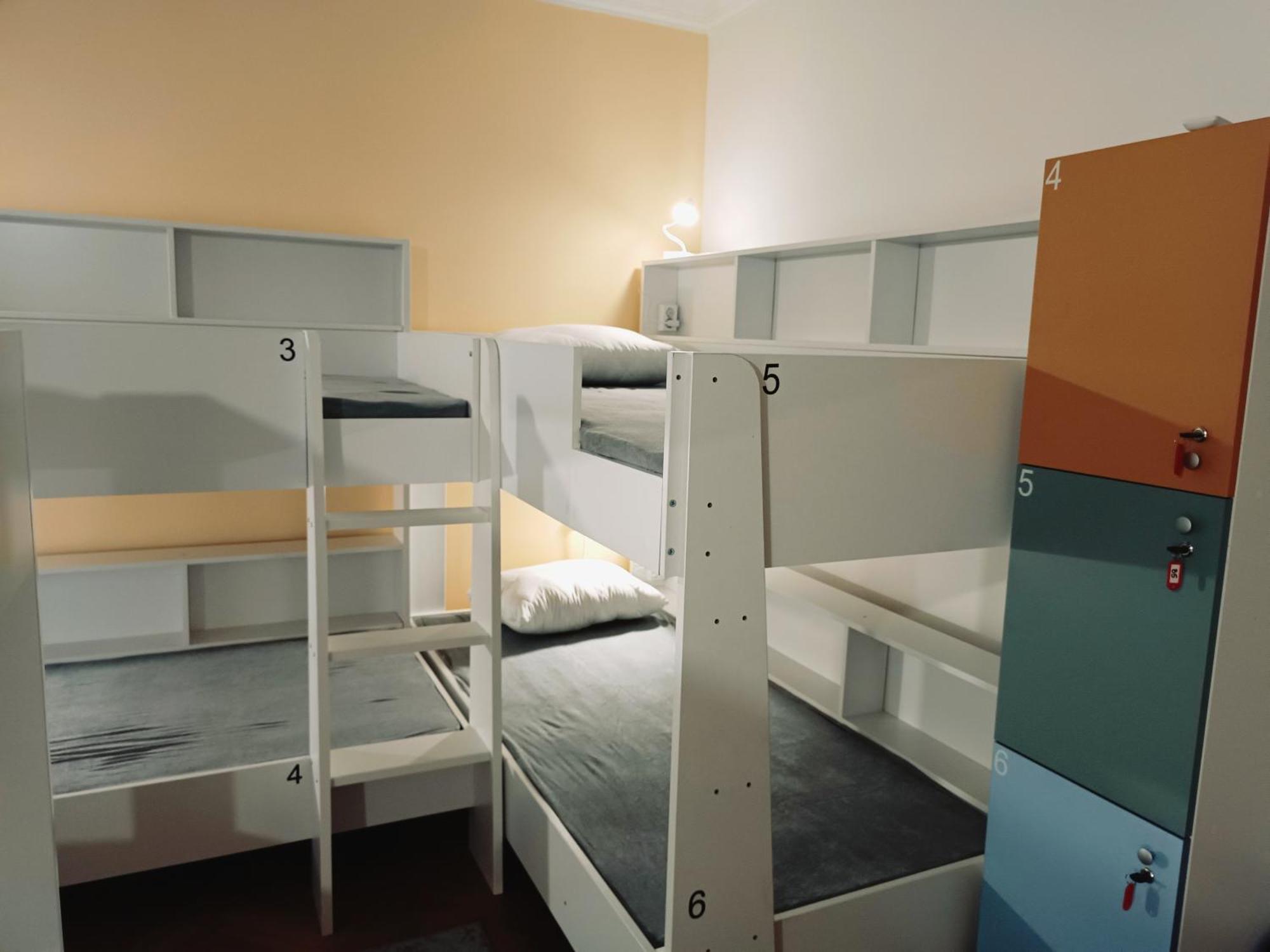 Hostel Central Skopje Ngoại thất bức ảnh