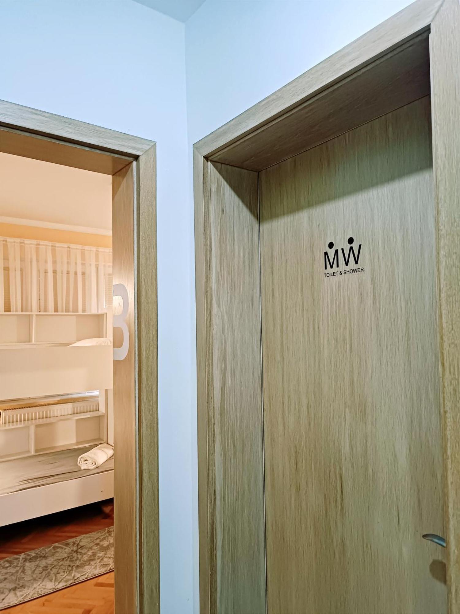 Hostel Central Skopje Ngoại thất bức ảnh