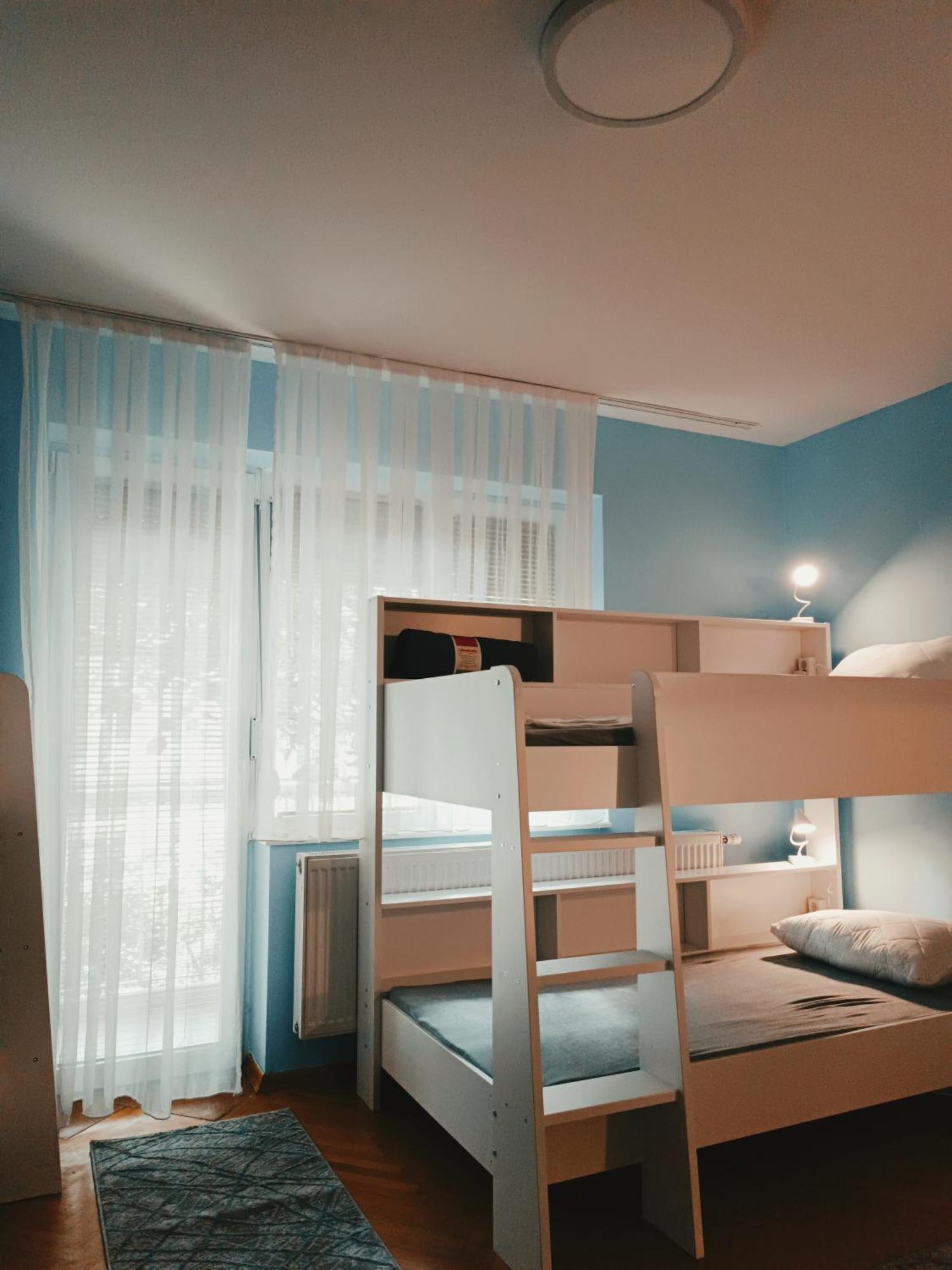 Hostel Central Skopje Ngoại thất bức ảnh