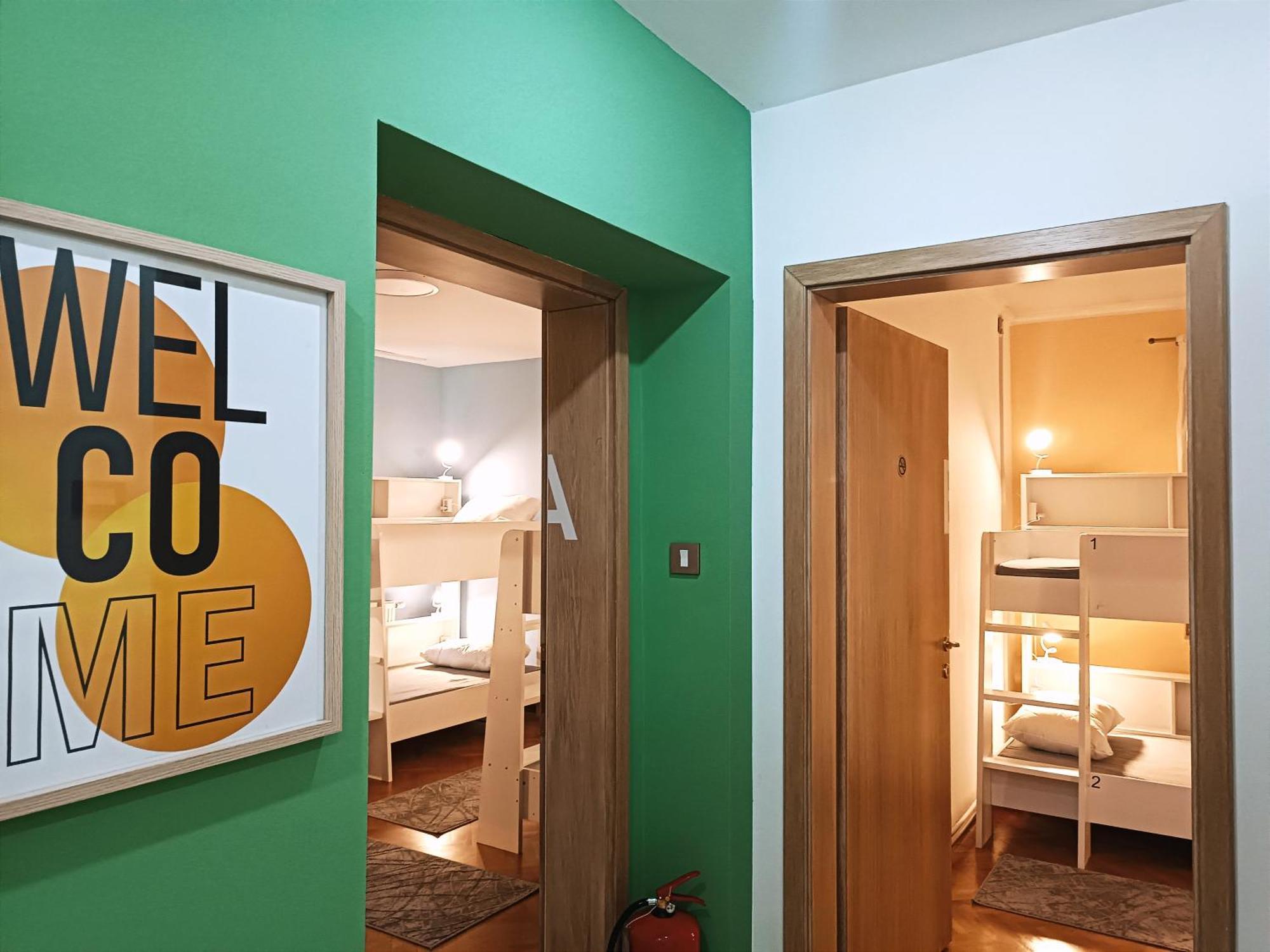 Hostel Central Skopje Ngoại thất bức ảnh