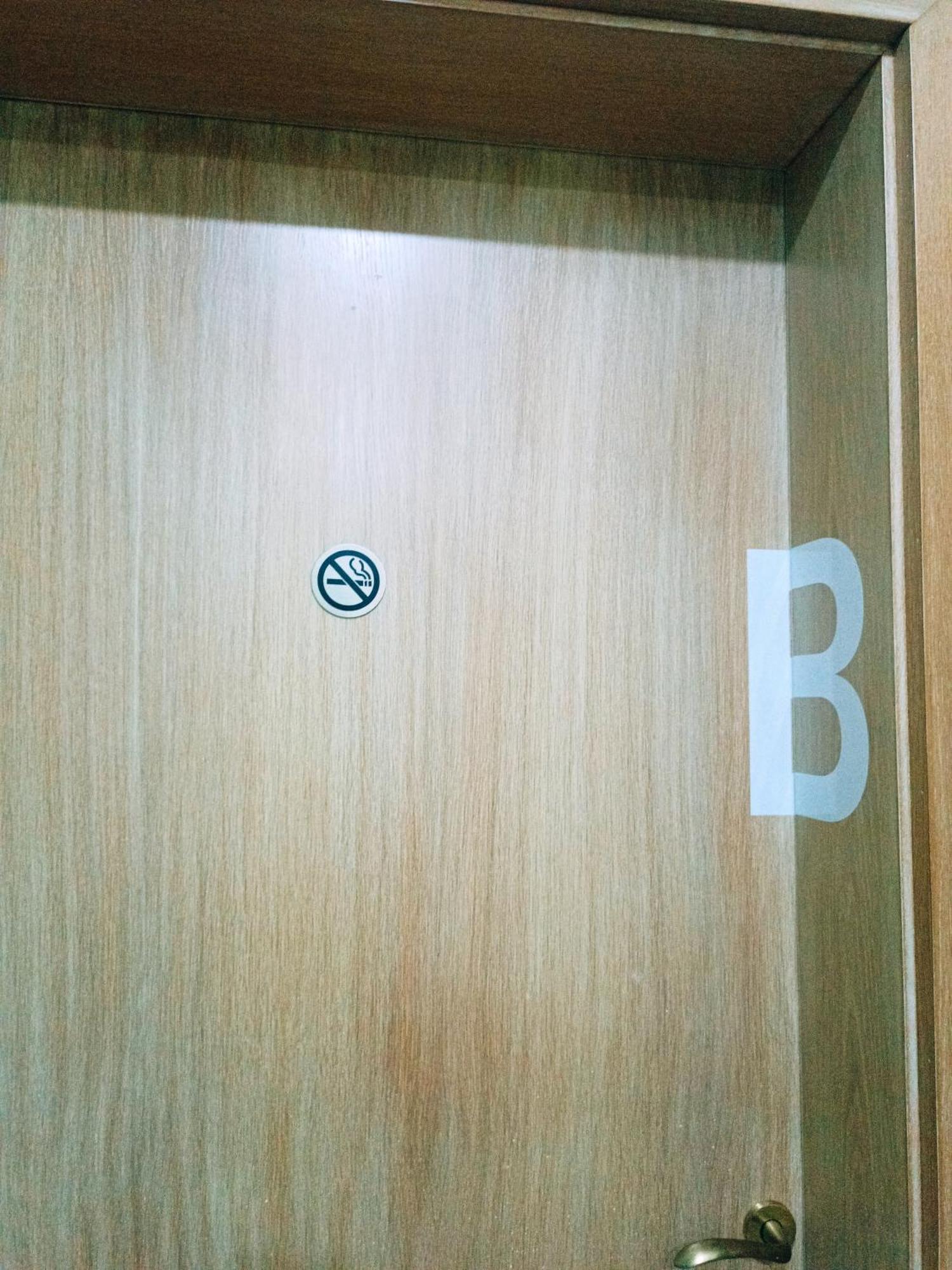 Hostel Central Skopje Ngoại thất bức ảnh