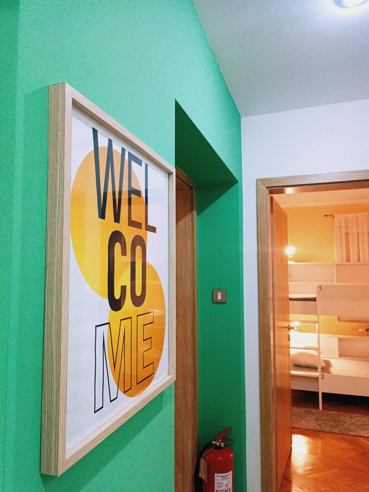 Hostel Central Skopje Ngoại thất bức ảnh